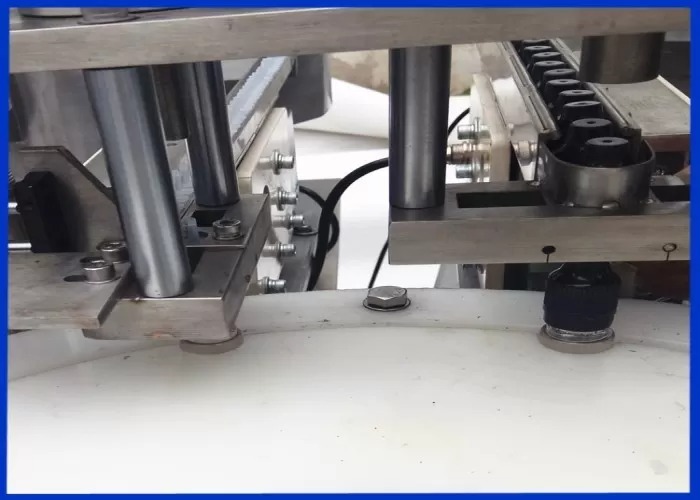 Machine de remplissage liquide automatique en acier inoxydable 304