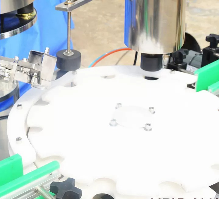 Machine de remplissage liquide automatique de bouteille en verre
